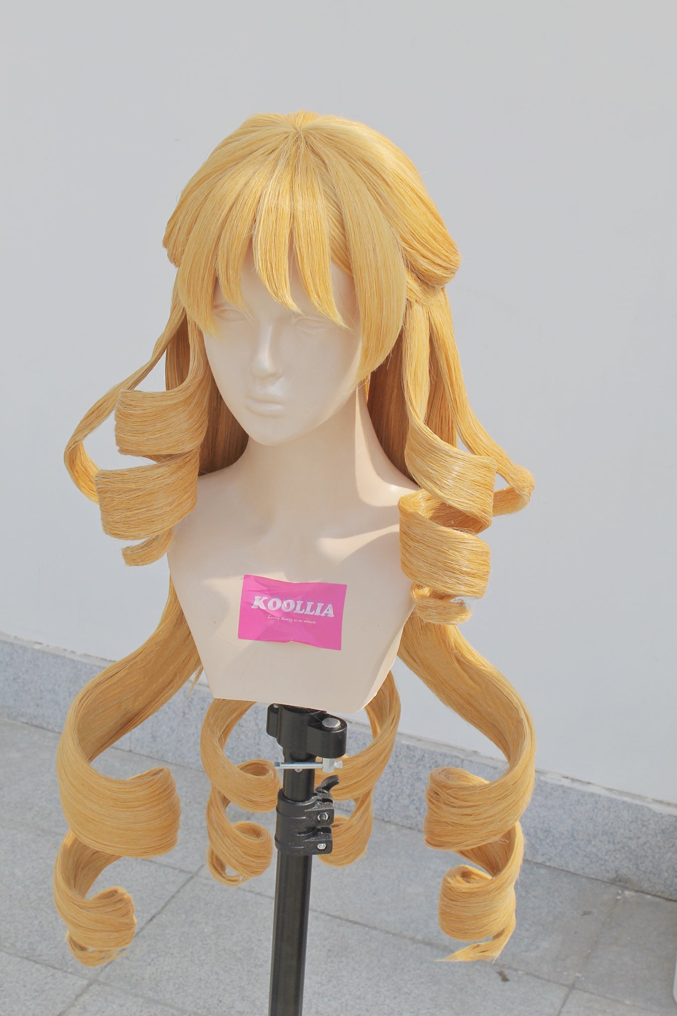Navia antigravity commission wig