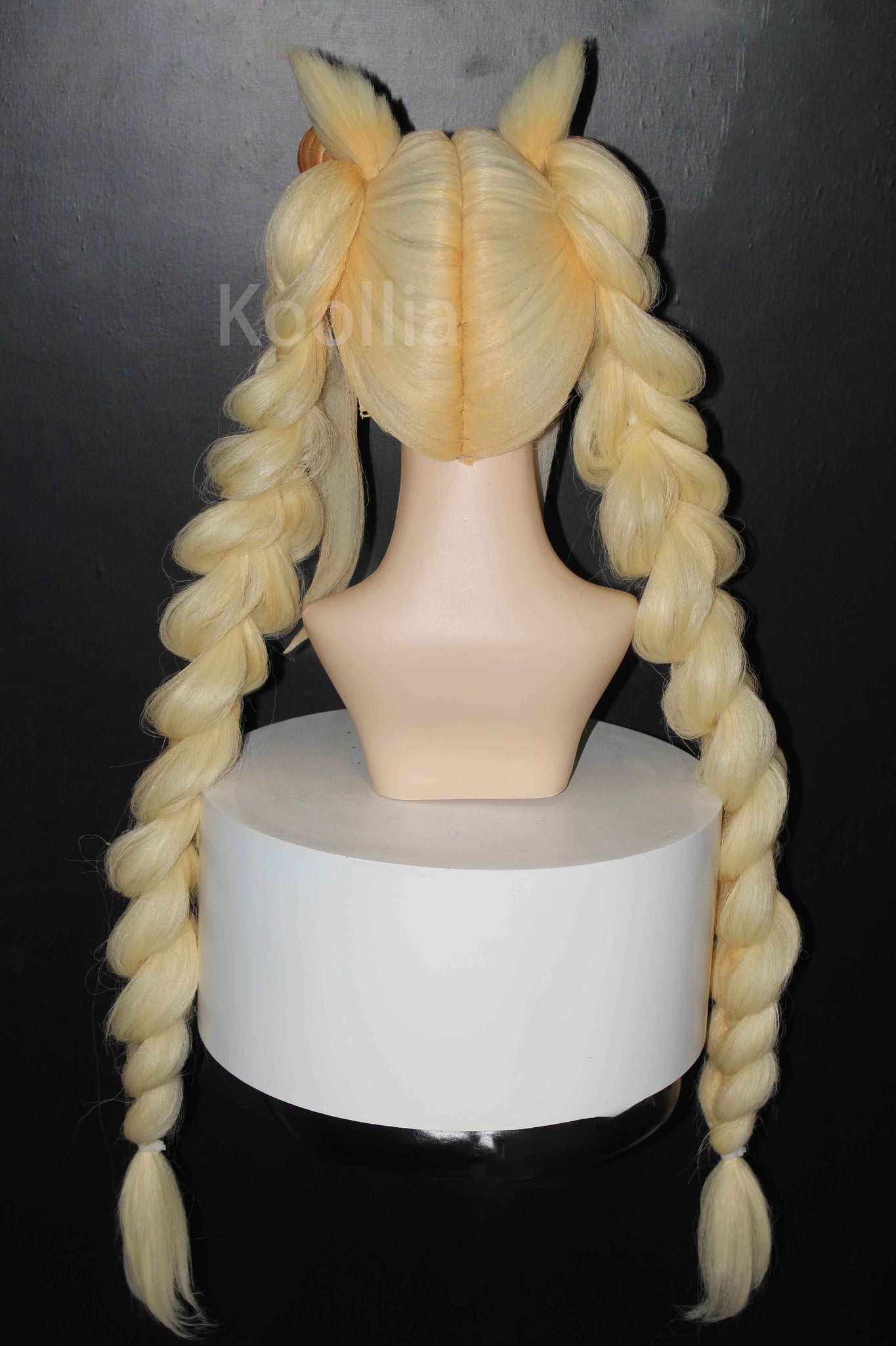 Lucy Commission Wig